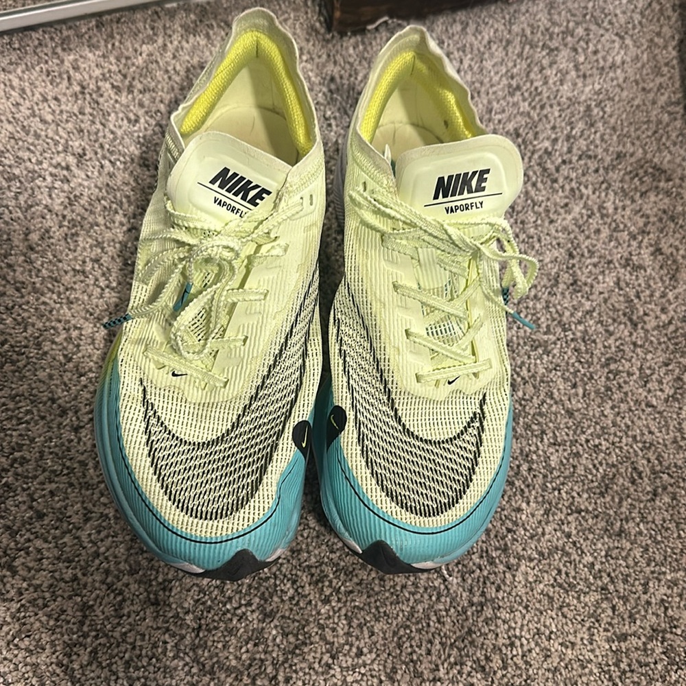 Lightly worn Nike vaporly shoes size 8.5